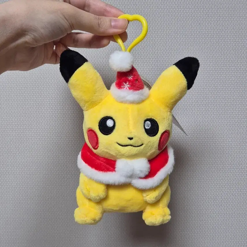 [BUNJANG] Pokemon Winter Carnival Pikachu Keyring (Christmas Edition) / 포켓몬스터 윈터카니발_피카츄 키링 (크리스마스 에디션)