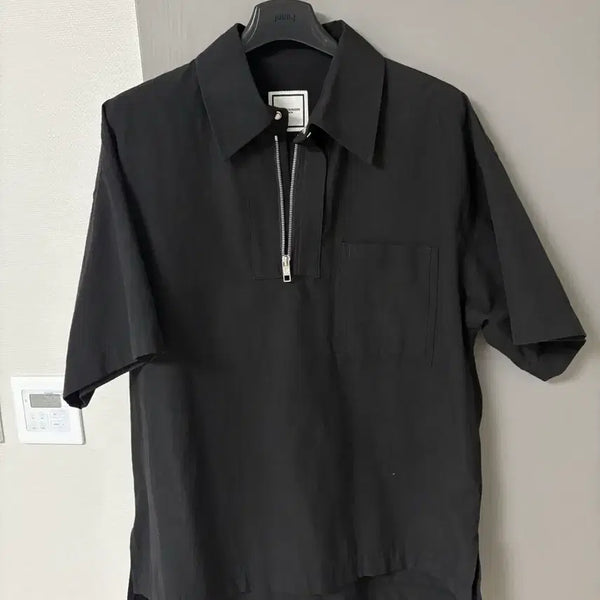 [BUNJANG] Wooyoungmi Hemp Black Polo T-shirt / 우영미 헴프 블랙 폴로 티셔츠