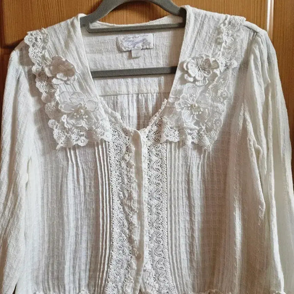 [BUNJANG] Thursday Island White Lace Flower Blouse / 써스데이아일랜드