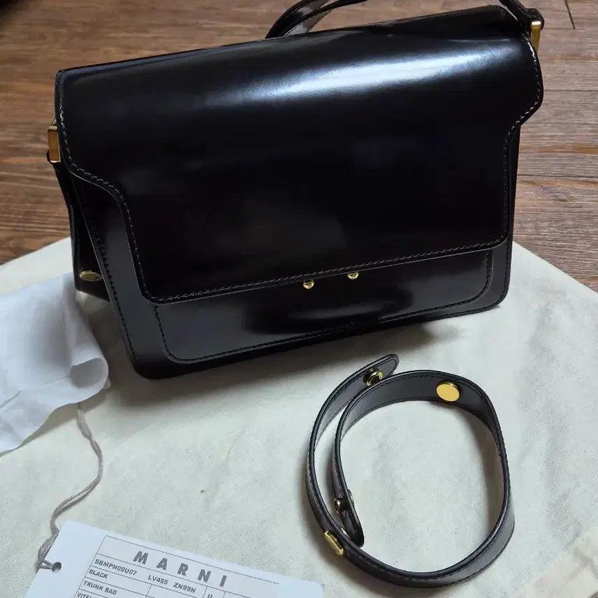 [BUNJANG] Marni Trunk Bag Glossy Calfskin Black / 마르니 트렁크 카프스킨 유광 블랙