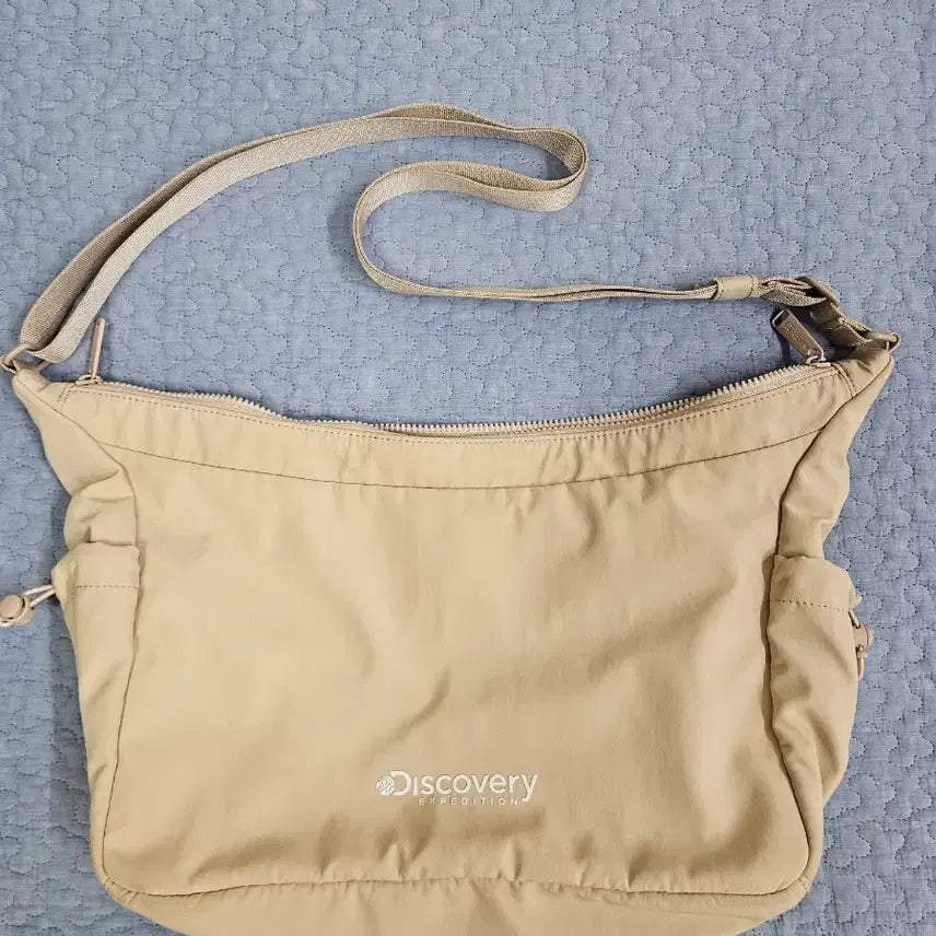 [BUNJANG] Discovery Expedition 7L Crossbody Messenger Bag / 디스커버리 크로스백 메신저백 7L