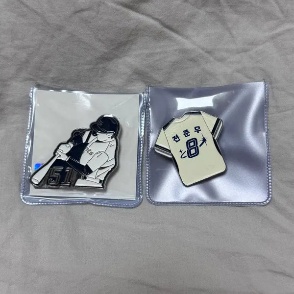 [BUNJANG] Lotte Giants Silhouette Uniform Badge (Na Seung-yeop, Jeon Jun-woo, Jeon Min-jae, Jeong Hyun-soo) / 롯데자이언츠 뱃지 실루엣 유니폼