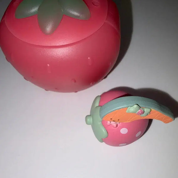 [BUNJANG] Sanrio Kirimi Strawberry Gacha Figure / 산리오 키리미 딸기 가챠 피규어