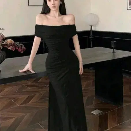 [BUNJANG] Black Wedding Dress with Bouquet and Accessories Bundle / 블랙 웨딩드레스 + 부케 및 소품 일괄판매