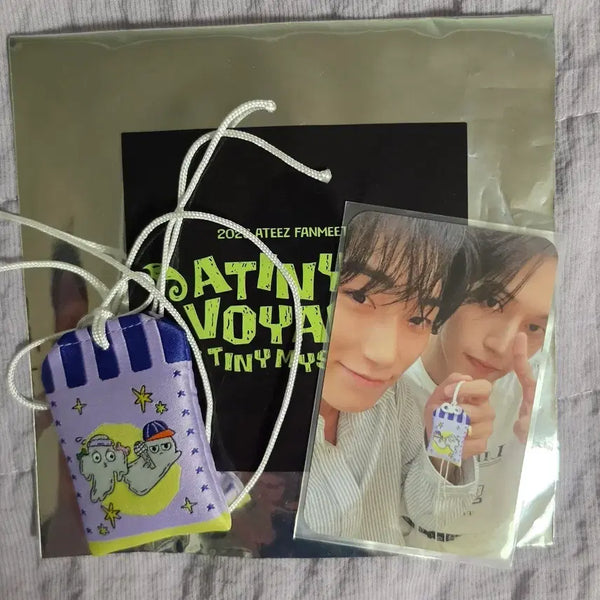 [BUNJANG] ATEEZ Fanmeeting 2026 Ghostiez ATINY Zone MD Unit Photocard & Omamori Set Bundle (Excludes Luxurious Unit) / 우산 도베즈 캡막즈 일괄 에이티즈 팬미팅 2026 고스티즈 에이티니존 MD 유닛 포토카드 + 오마모리 세트 일괄 (호화즈 제외)