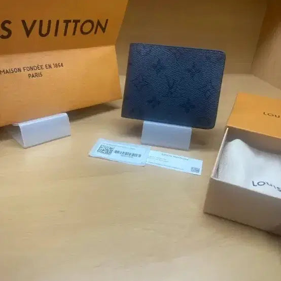 [BUNJANG] Louis Vuitton Eclipse Reverse Slender Wallet / 루이비통 이클립스 리버스 슬렌더월릿 반지갑