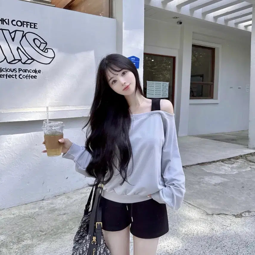 [BUNJANG] Mayyun 365 Off-Shoulder Sweatshirt & Short Pants Set / 메이윤 365 오프숄더 맨투맨 숏팬츠