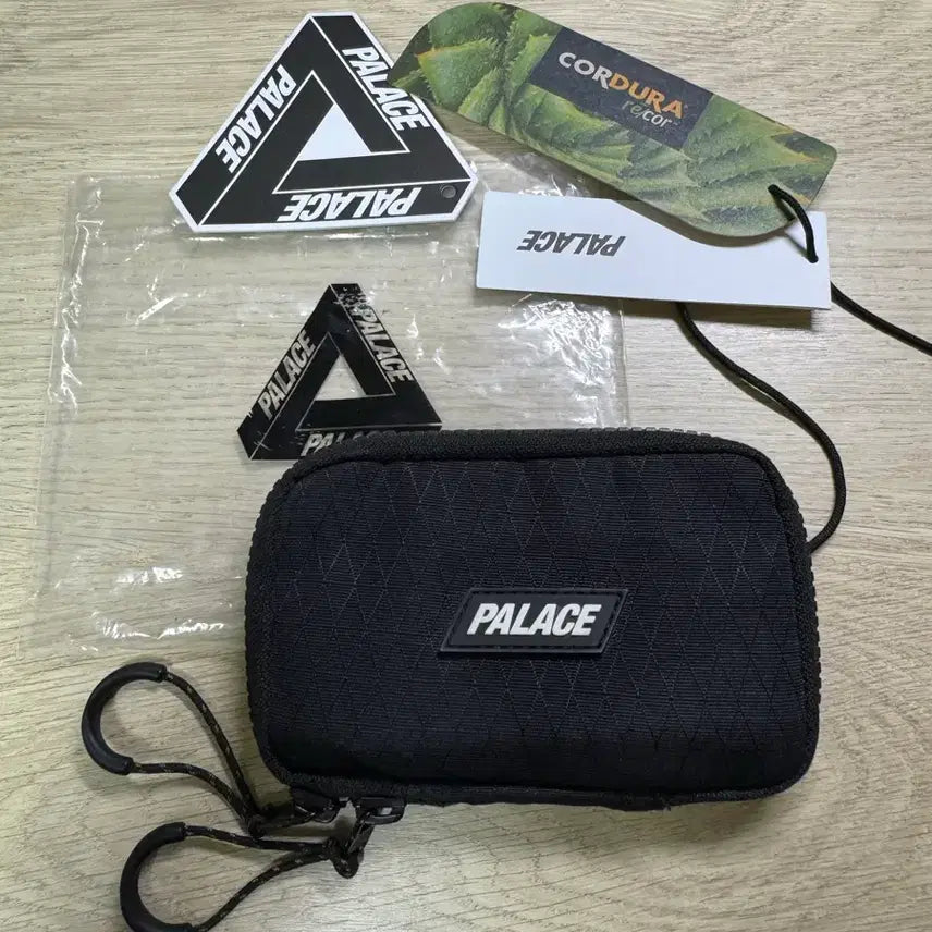 [BUNJANG] Palace Cordura Y-Lipped Card Wallet Black 24SS / 팔라스 코듀라 Y 립 카드 월렛 블랙 24SS 지갑 판매합니다