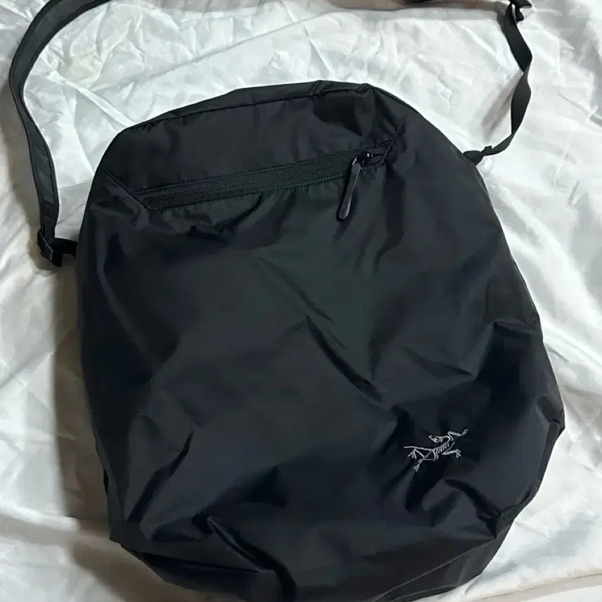 [BUNJANG] Arc'teryx Heliad 12 Tote Bag Black / 아크테릭스 헬리아드 12 토트백 블랙 새상품