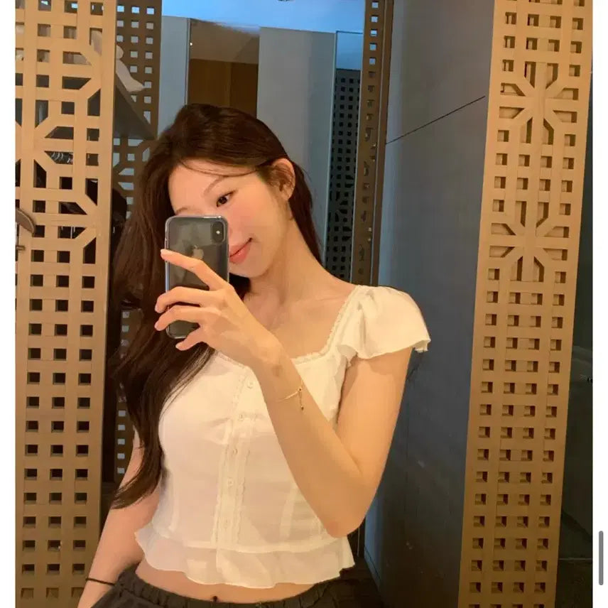 [BUNJANG] Ont Lace Line Blouse Size S / 온트 레이스 라인 블라우스 S사이즈
