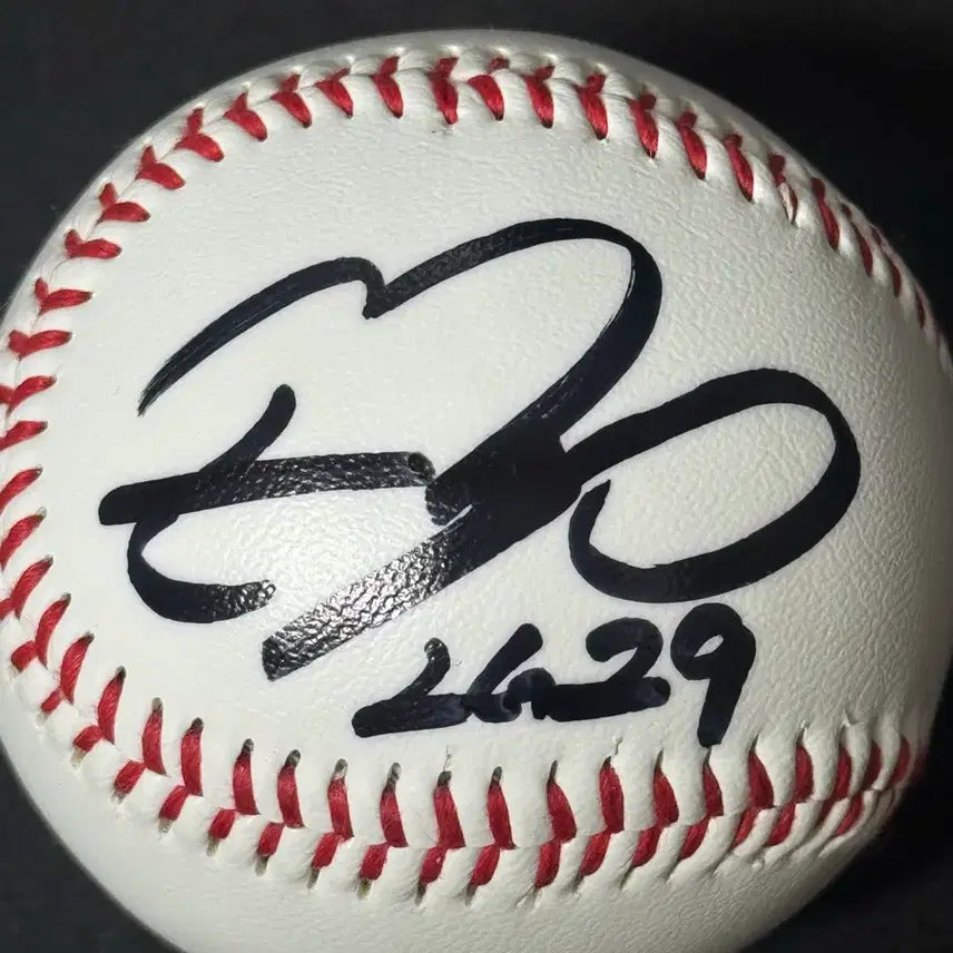 [BUNJANG] LG Twins Son Ju-young Signed Baseball / 엘지 트윈스 손주영 싸인볼