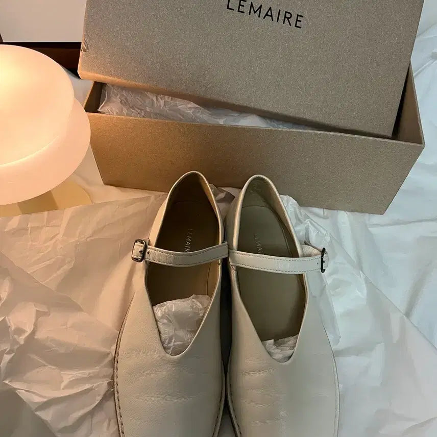 [BUNJANG] Lemaire Ballerina Shoes White Size 40 / 르메르 발레리나 슈즈 화이트 40사이즈