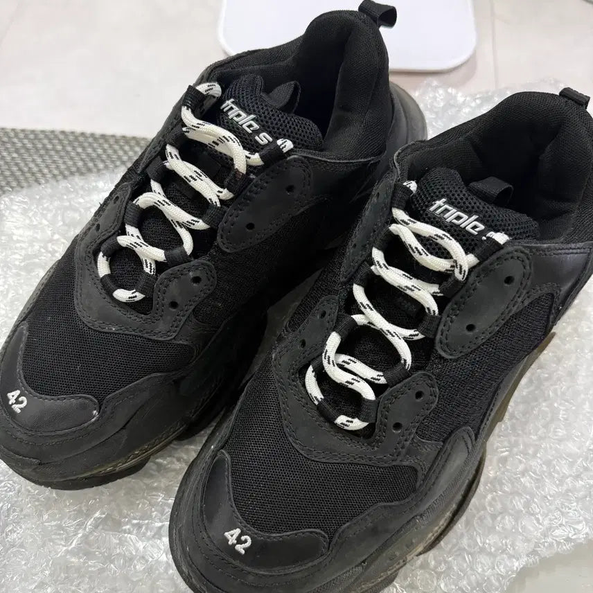 [BUNJANG] Balenciaga Triple S All Black Clear Sole Sneakers / (공홈 직구) 발레시아가 트리플S 올블랙 클리어솔 42 사이즈