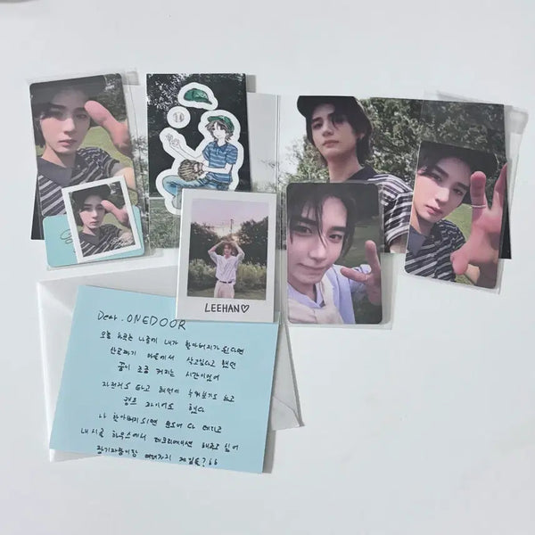 [BUNJANG] BOYNEXTDOOR Leehan Collect Book Vol.3 Weverse POB Photocard & Sticker Set / 보이넥스트도어 보넥도 boynextdoor 이한 콜렉트북 콜북 vol.3 위버스 특전 포카 스티커 세트