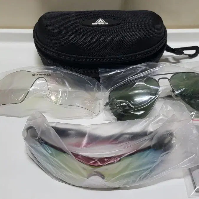 [BUNJANG] Airwalk Sports Sunglasses 3-Set Bundle (Polarized, Night Lens) / 새상품)에어워크 스포츠 선글라스+편광 선글라스+야간 렌즈(1개) 3종 일괄