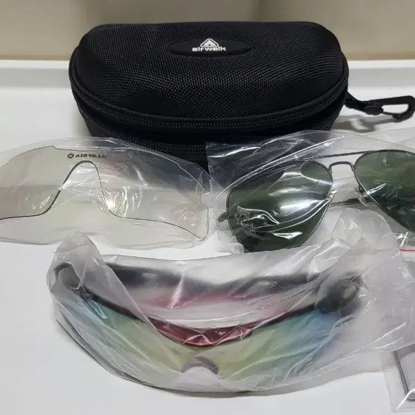 [BUNJANG] Airwalk Sports Sunglasses 3-Set Bundle (Polarized, Night Lens) / 새상품)에어워크 스포츠 선글라스+편광 선글라스+야간 렌즈(1개) 3종 일괄