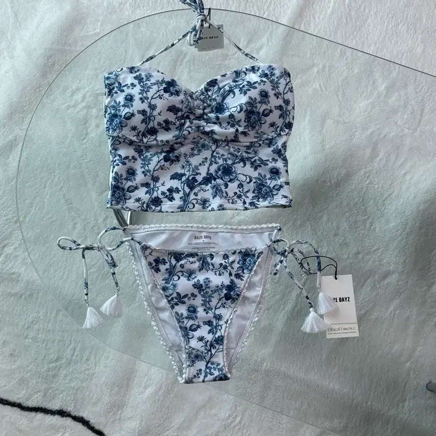 [BUNJANG] DAZE DAYZ Tube Top + String Bottom + Pareo Bundle Set (Size S) / 데이즈데이즈 튜브탑+스트링바텀+파레오 S 일괄
