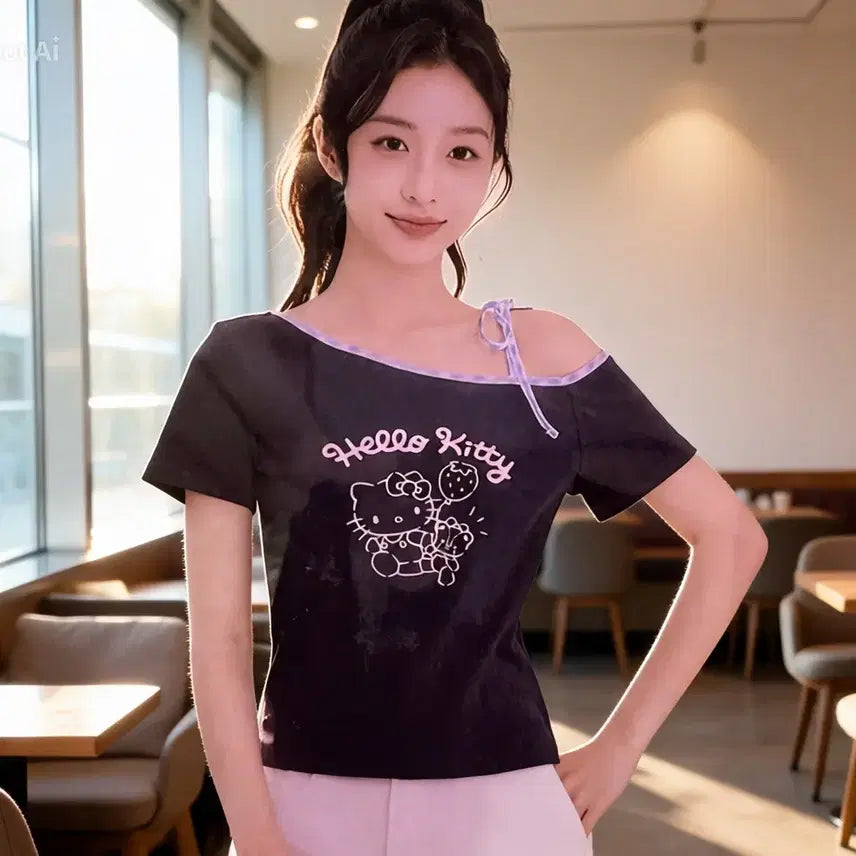 [BUNJANG] Hello Kitty Short Sleeve Off-Shoulder T-Shirt / 헬로키티 반팔 오프숄더 티셔츠 새상품