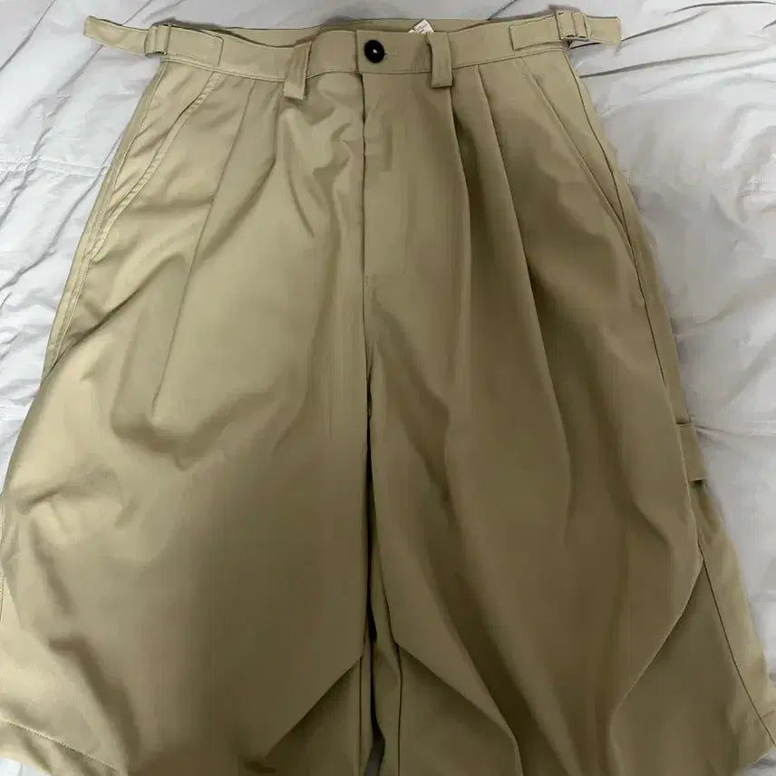 [BUNJANG] Kamien Coin Seoul Bermuda Slacks Beige / (2) 카미엔 코인서울 버뮤다 슬랙스 베이지 1회착