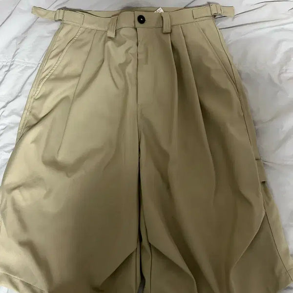 [BUNJANG] Kamien Coin Seoul Bermuda Slacks Beige / (2) 카미엔 코인서울 버뮤다 슬랙스 베이지 1회착