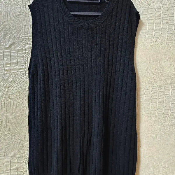 [BUNJANG] Ribbed Sleeveless T-Shirt / 골지 민소매 티셔츠