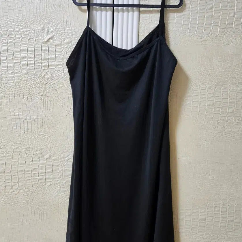 [BUNJANG] Black Long Spaghetti Strap Inner Top / 롱 끈나시 이너