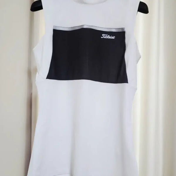 [BUNJANG] Titleist Women's Sleeveless High-Neck Golf Top (S/85) - Black & White / [정품] 타이틀리스트 여성 하이넥 민소매 골프웨어 (S/85)