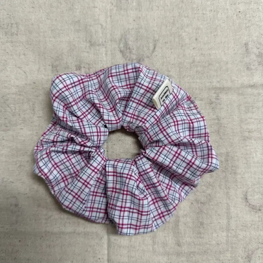 [BUNJANG] Y2K Style Checkered Hair Scrunchie / Y2K 무드의 헤어스크런치