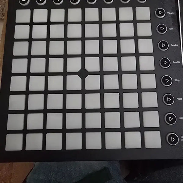 [BUNJANG] Novation Launchpad mk1 Controller / 28만원 런치패드 8만원 쿨거래!