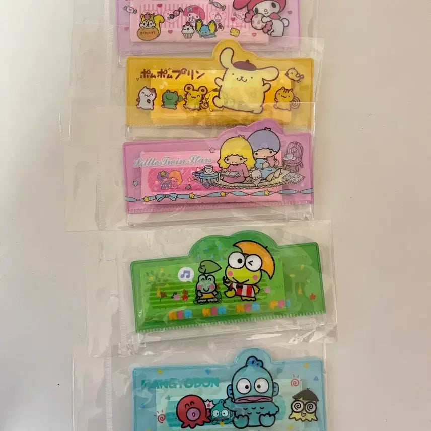 [BUNJANG] Sanrio New Arrival Band-Aid Pack with Case (10 Count) / 신상 산리오 반창고 팩 데일밴드 10매입 포함 케이스 개당