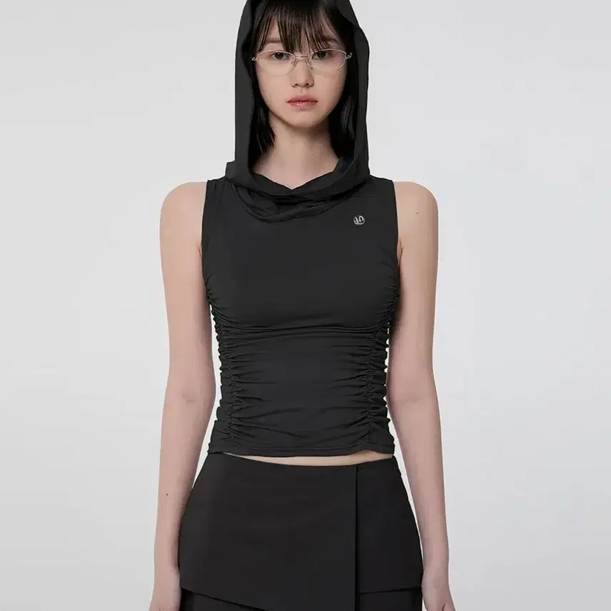 [BUNJANG] Flare Up Hooded High Neck Sleeveless Black / 플레어업 Hooded High Neck Sleeveless