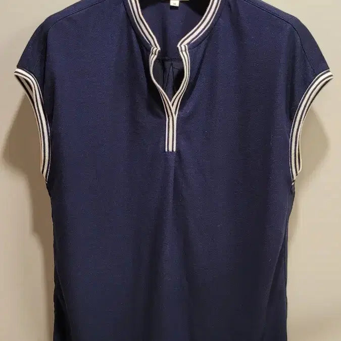 [BUNJANG] Beanpole Women's Sleeveless T-Shirt Navy Striped Trim / 빈폴 여성 민소매 티셔츠