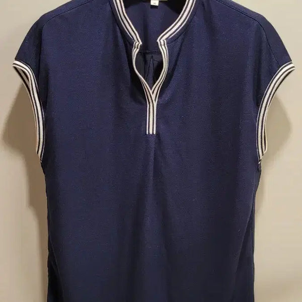 [BUNJANG] Beanpole Women's Sleeveless T-Shirt Navy Striped Trim / 빈폴 여성 민소매 티셔츠