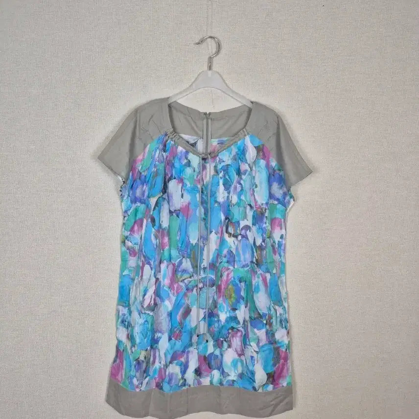 [BUNJANG] Oversized Cotton Blend Blouse in Light Khaki with Blue Pattern / (#88,99추천/택X새상품)빅사이즈 면혼방 연카키 블루패턴 배색 블라우스