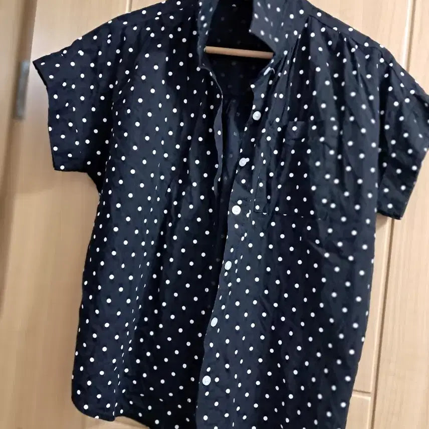 [BUNJANG] Black Polka Dot Short Sleeve Shirt / 블랙 도트 반팔 셔츠