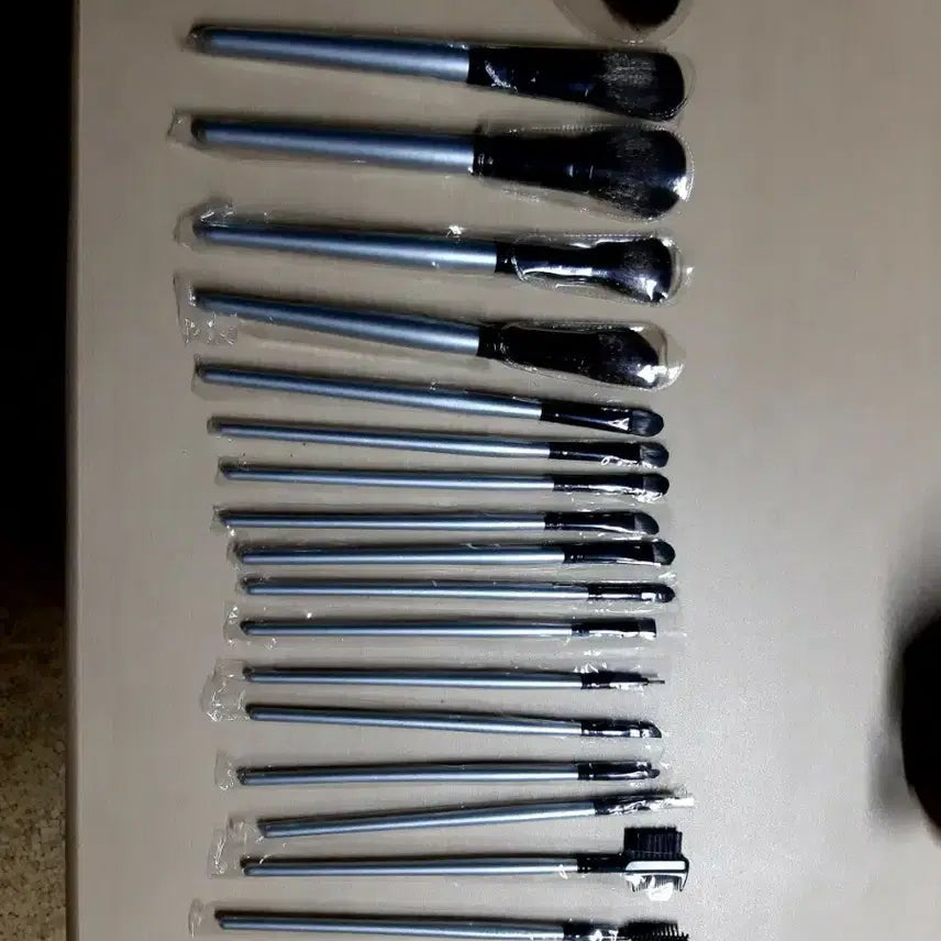 [BUNJANG] 19-Piece Makeup Brush Set / 새 화장 브러쉬 세트 (총19종)