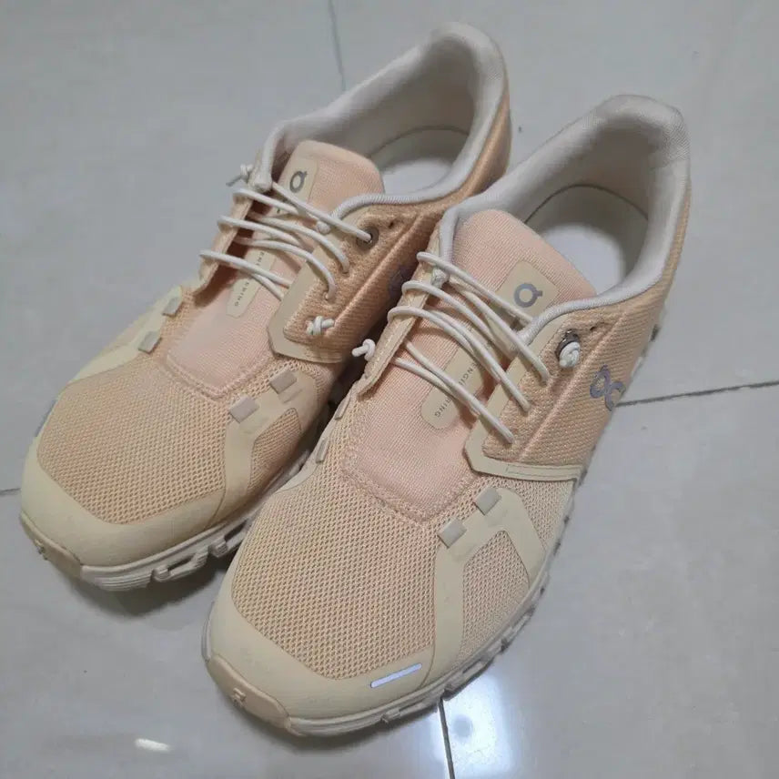 [BUNJANG] Onrunning Cloud 6 Women's Running Shoes 255 / 온러닝 여성 클라우드6 255 판매