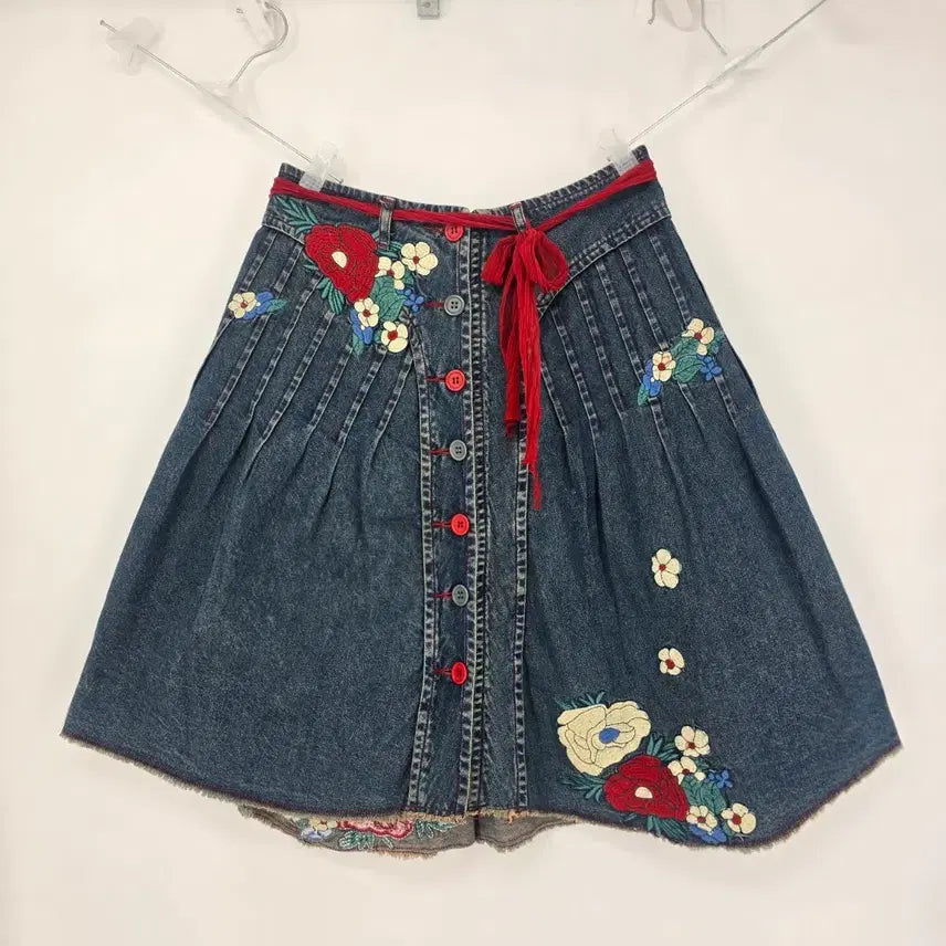 [BUNJANG] Marc Jacobs Vintage Flower Embroidery Denim Skirt / MARC JACOBS 빈티지 플라워 자수 데님 스커트 [E31169]