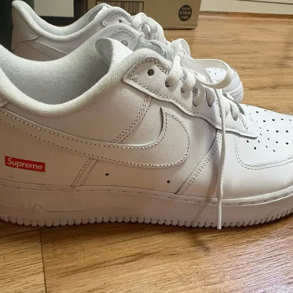 [BUNJANG] Supreme x Air Force 1 White Sneakers (275) / 슈프림 에어포스1 275
