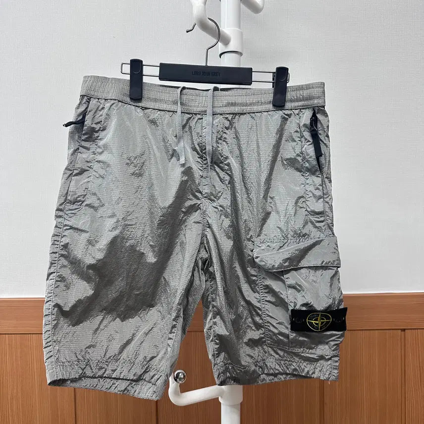 [BUNJANG] Stone Island Nylon Metal Bermuda Pants Grey / [31] 스톤아일랜드 나일론메탈 버뮤다 팬츠 그레이