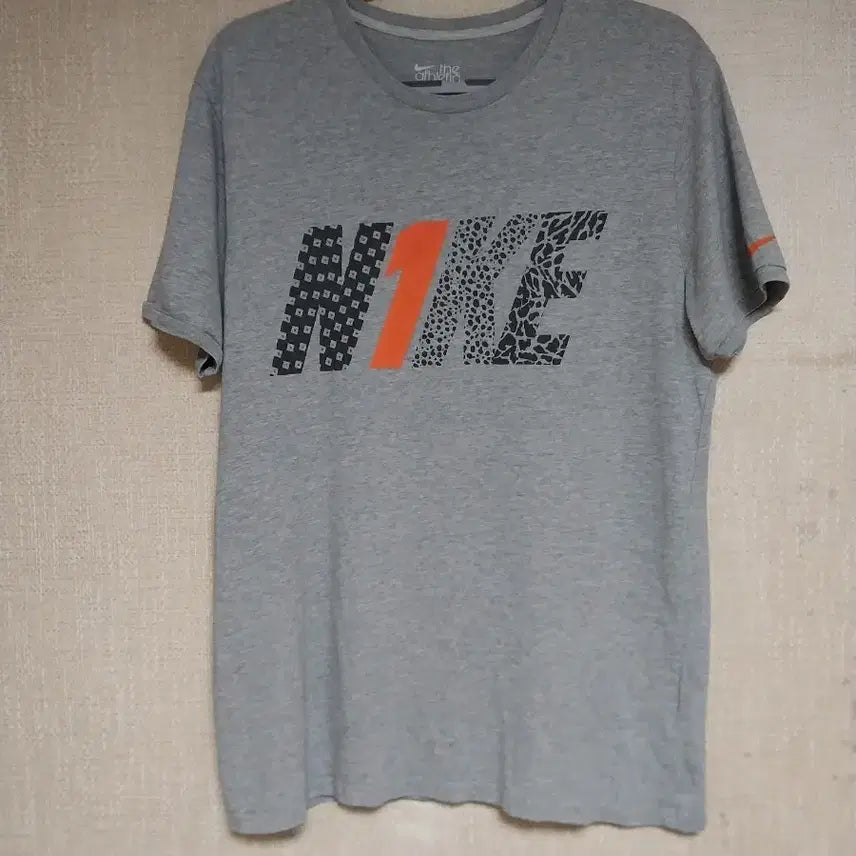 [BUNJANG] Nike Graphic T-Shirt / 나이키/110)  그래픽 반팔티셔츠