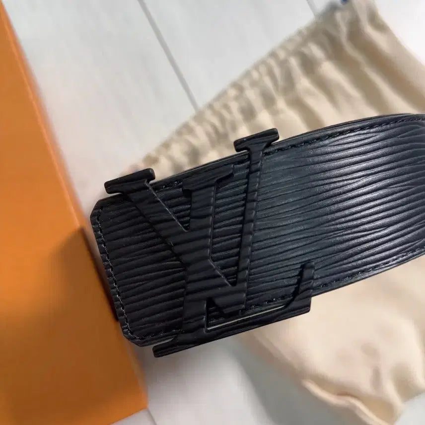 [BUNJANG] Louis Vuitton Men's Belt Black Leather / 루이비통 벨트 남성블랙