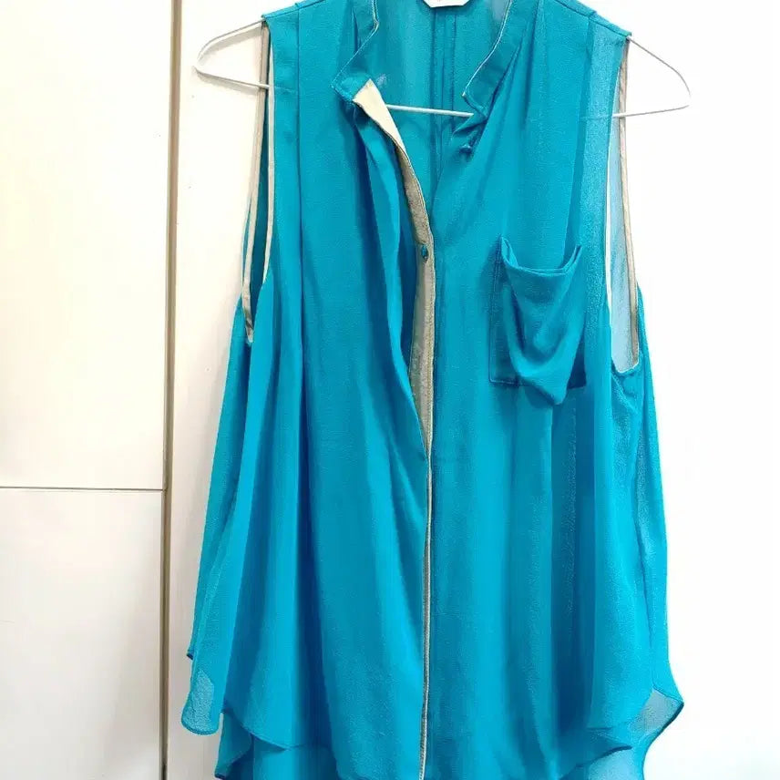 [BUNJANG] Time Sleeveless Blouse Sky Blue / 타임 민소매 블라우스 하늘색