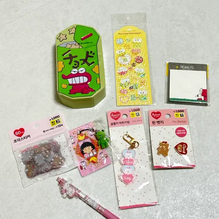 [BUNJANG] Crayon Shin-chan & Sanrio Character Stationery Set with Keychain, Badge, Stickers, and Tin Case / 짱구 산리오 문구세트 , 키링, 뱃지, 스티커, 틴케이스