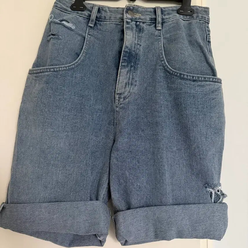[BUNJANG] Roll-Up Distressed Midi Jeans / 청바지 롤업 데미지 미디팬츠