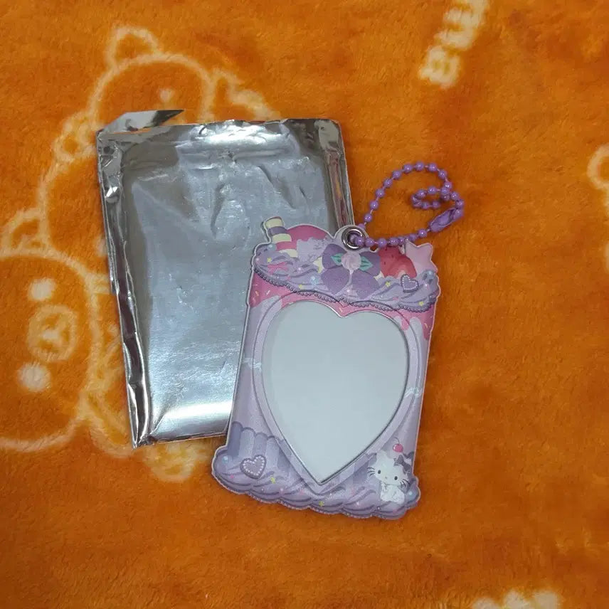 [BUNJANG] Sanrio Whipping Deco ID Photo Holder Keyring (Charmmy Kitty) / 산리오 휘핑데코 증명사진 홀더 키링 (챠미키티)