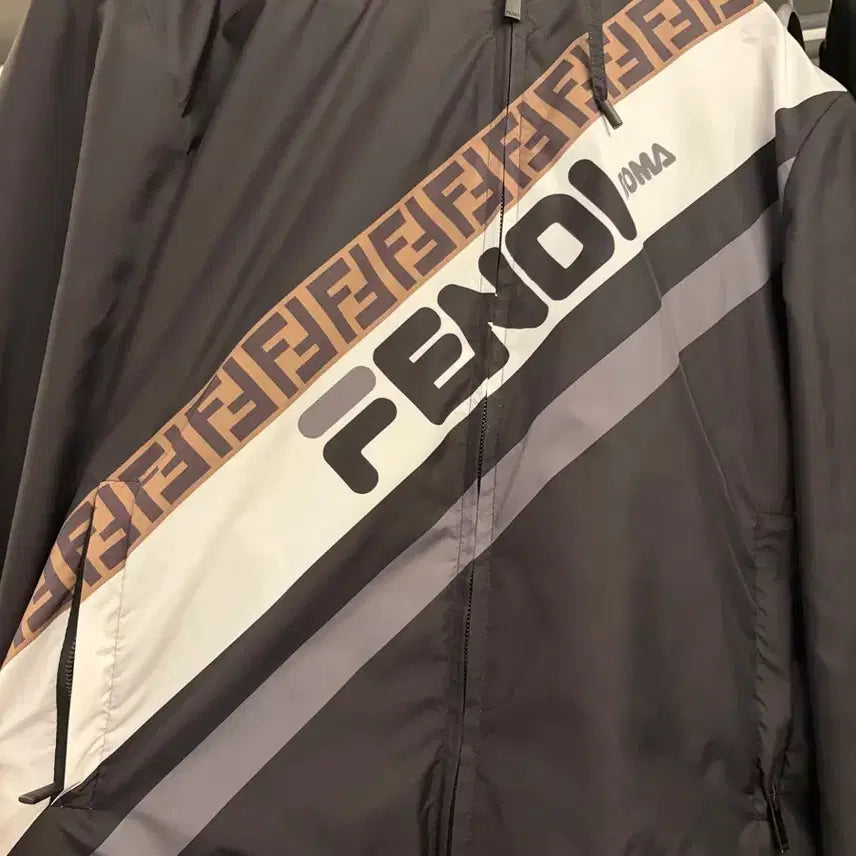 [BUNJANG] Fendi Windbreaker / 펜디 바람막이