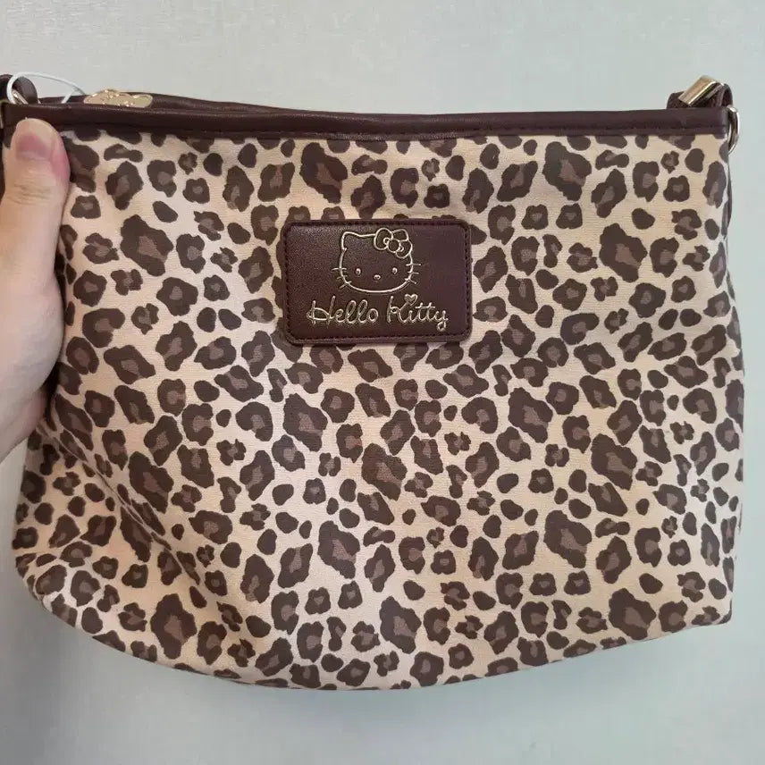 [BUNJANG] Hello Kitty Leopard Pattern Shoulder Bag Crossbody Bag / 헬로키티 레오파드 무늬 숄더백 크로스백