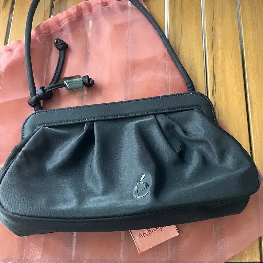 [BUNJANG] Archive Appk Skirt Bag Black / 아카이브앱크 스커트백 블랙