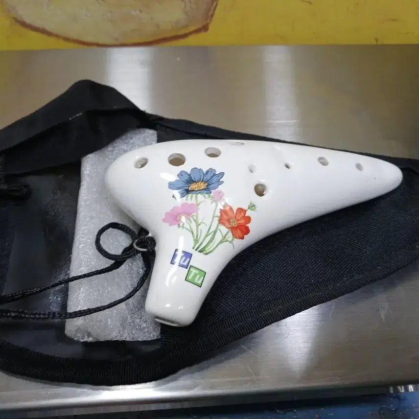 [BUNJANG] Ceramic Ocarina with Floral Pattern + Pouch / 도자기 오카리나 꽃무늬 + 파우치